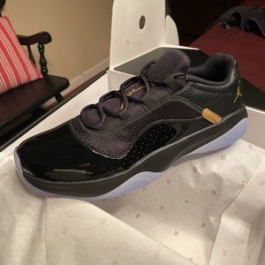 Air Jordan 11 CMFT Low